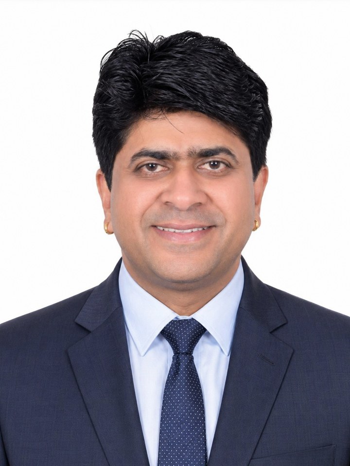 Dr. Ameet Pande, Consulting Physician at Ananta Arogyam Multispeciality Centre, Pune